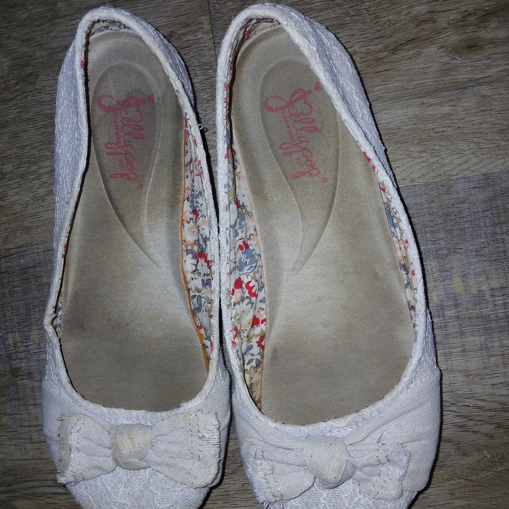 Jellypop Women's Lace Cream Loafers with Bow